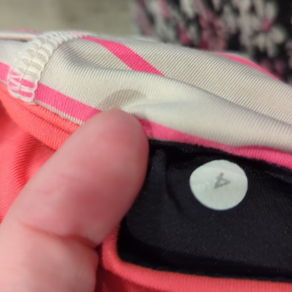 Lululemon Var-City Crop Black / Quiet Stripe Butter Pink Electric Coral - Picture 13 of 15